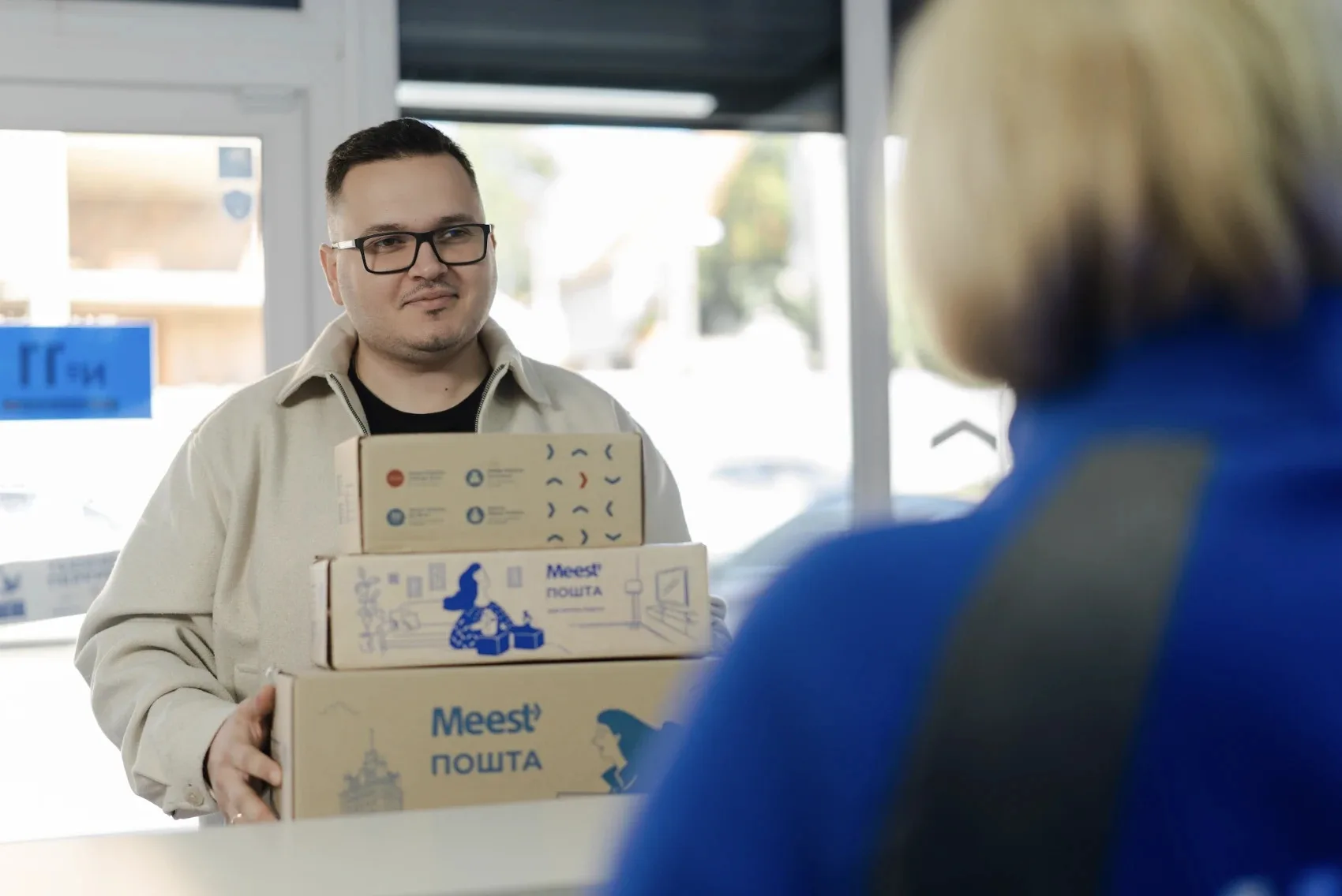 Поштовий міст через океан: як організувати відправлення вантажів у північноамериканському напрямку